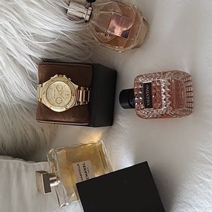 Michael kors watch good condition no battery